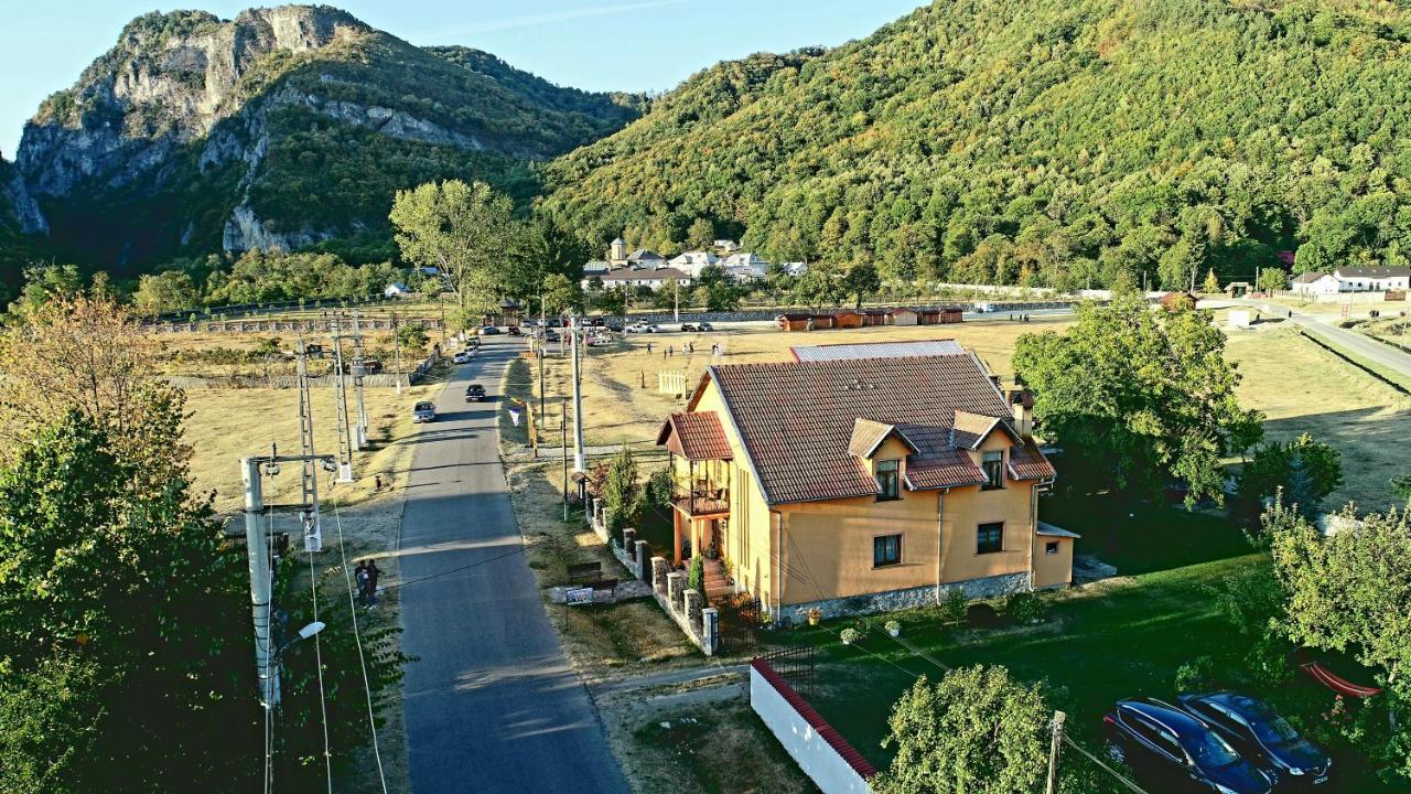 Pensiunea Miraj Polovragi Kültér fotó
