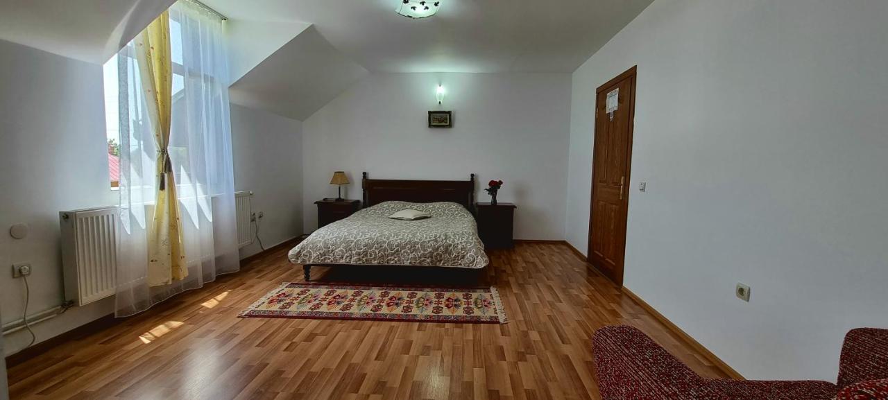 Pensiunea Miraj Polovragi Kültér fotó